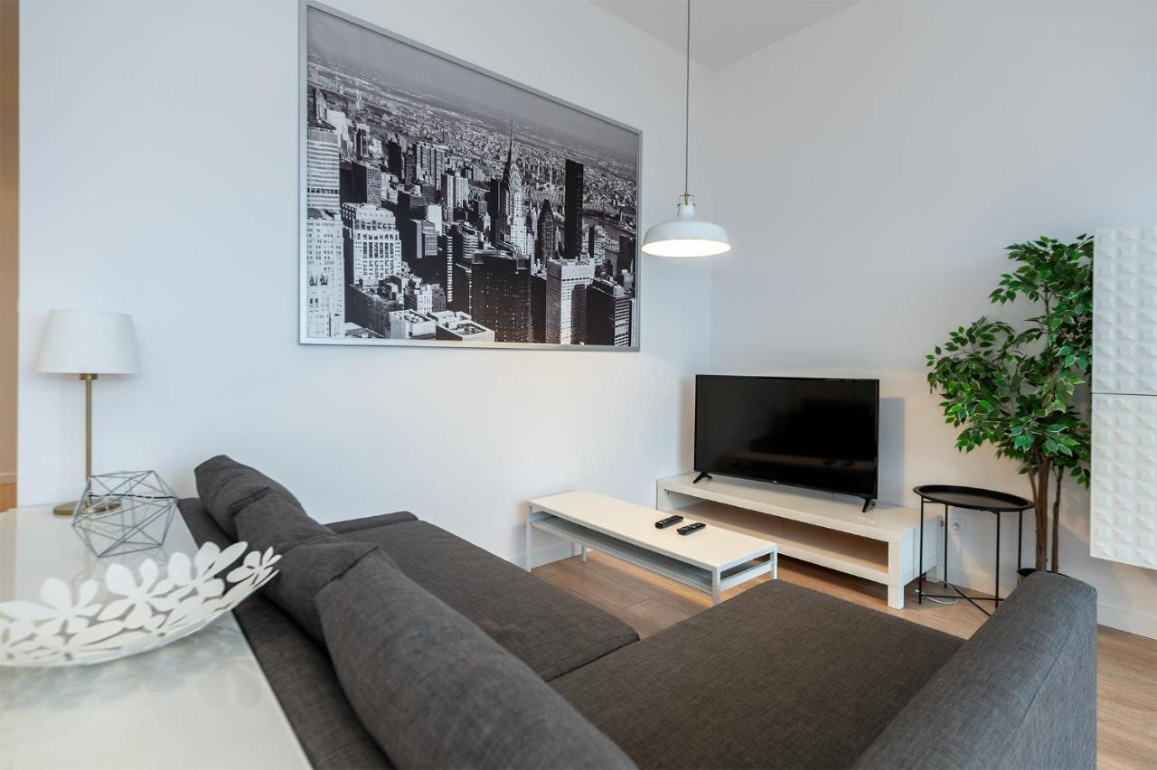 Апартаменты Penthouse With A View Of Lodz & Free Parking Экстерьер фото